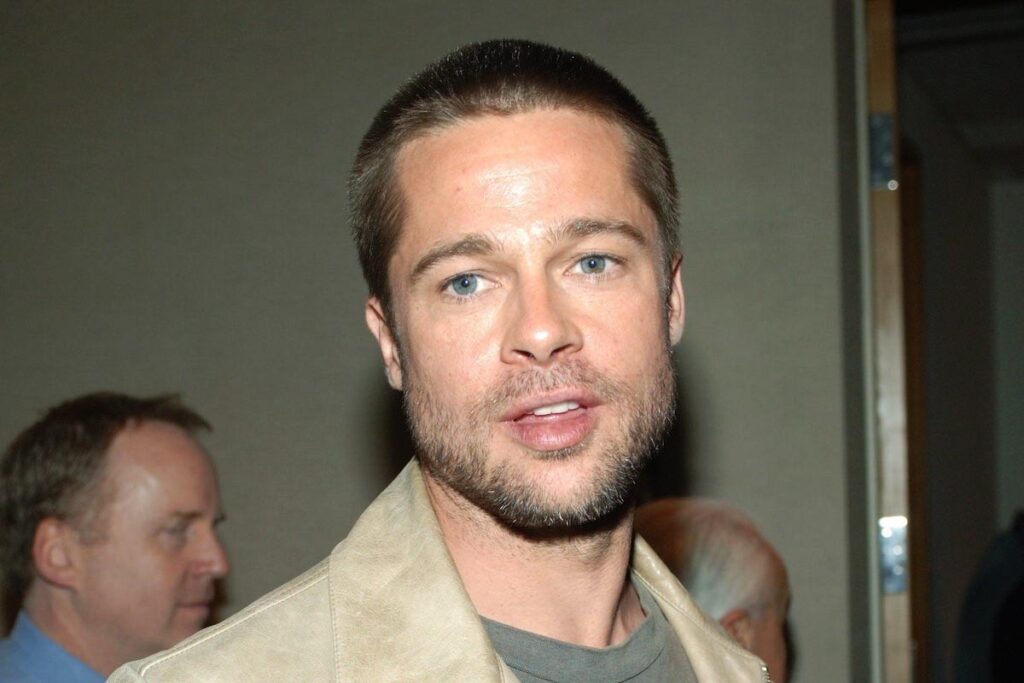 brad pitt met gemillimeterd haar